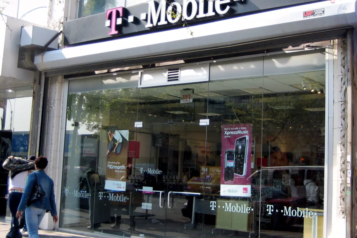 Američki T-Mobile gasi sedam call centara, otpu&scaron;ta 1900 radnika