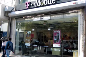 Američki T-Mobile gasi sedam call centara, otpu&scaron;ta 1900 radnika