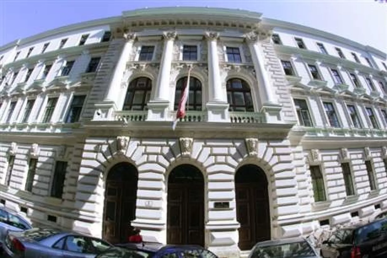 Suci Visokog upravnog suda protiv Ministarstva