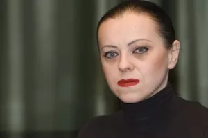 Holy: Državi bi trebalo biti važno nadzire li itko ministre