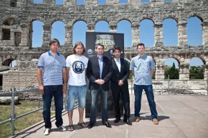 Hokeja&scaron;i i led stižu u pulsku Arenu
