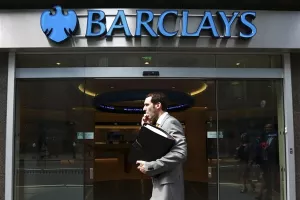 Moody's dodijelio negativnu prognozu Barclaysu