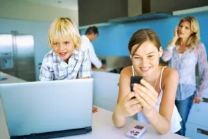 Nema krize u mobilnoj telefoniji - vi&scaron;e se priča, a i &scaron;alje poruka