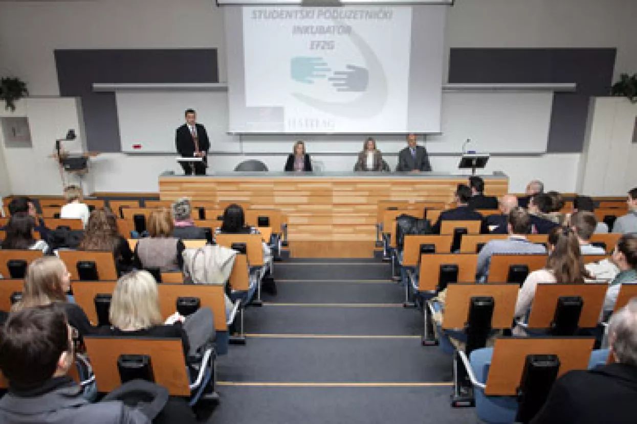 Natječaj za program za cjeloživotno učenje vrijedan 63,8 milijuna kuna