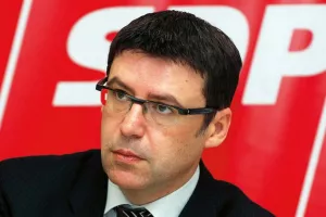 Jovanović učiteljima: Sindikati su vam smanjili plaće!