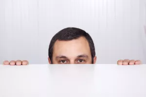 Igra skrivača investitora i države