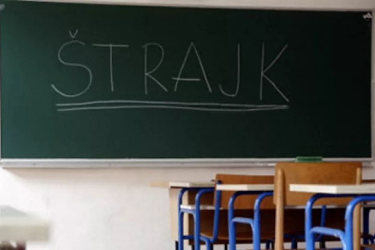 Prosvjetari, znanstvenici i medicinske sestre u &scaron;trajku