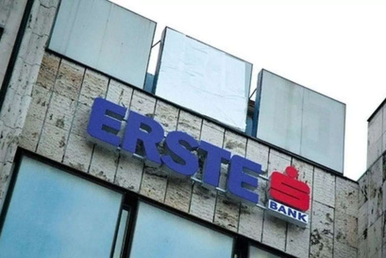 Erste Bond pripojen Erste Adriatic Bondu