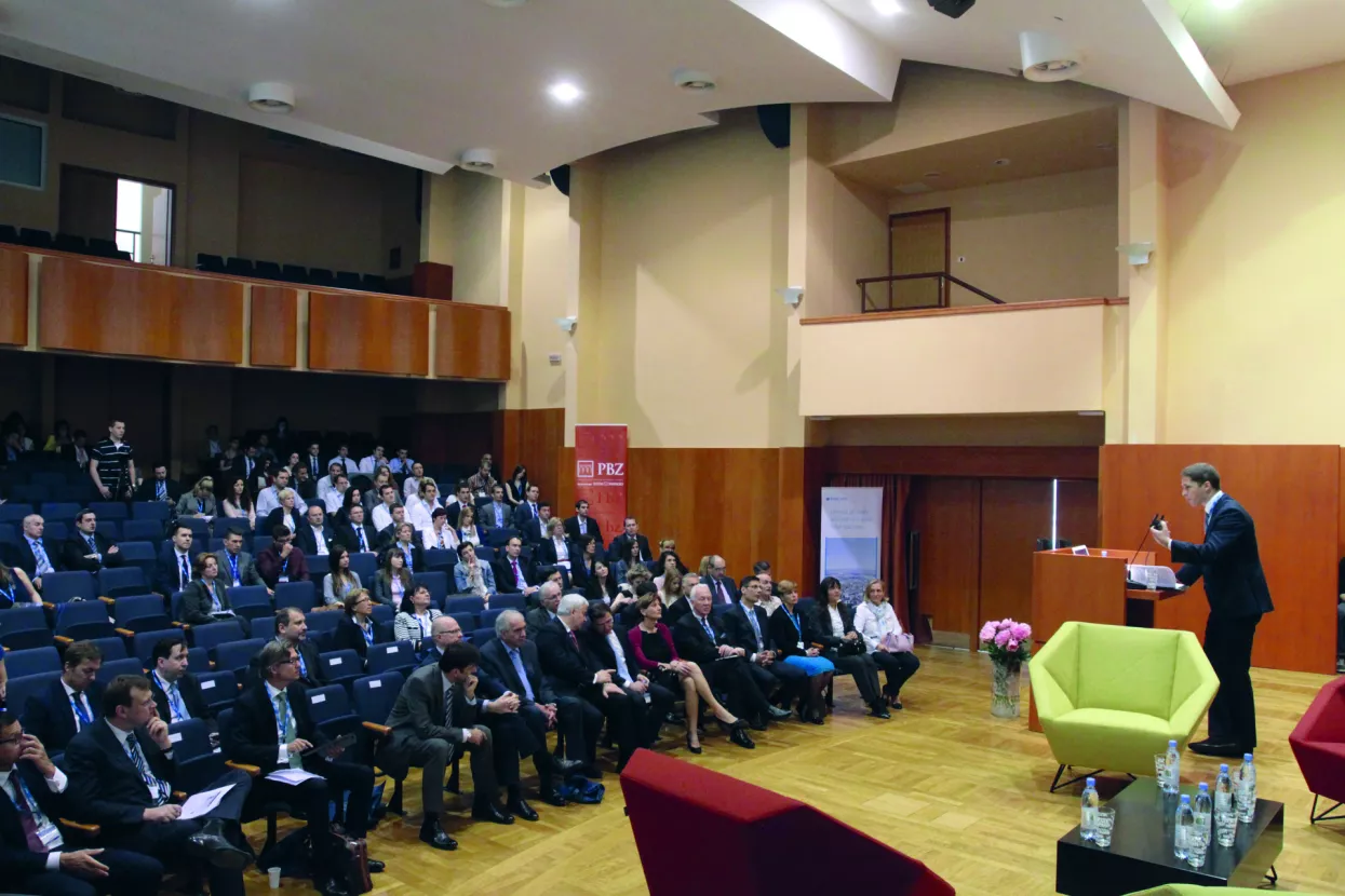 Radite na realnoj ekonomiji, ali s jednim okom na politici