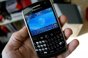 Blackberry traži partnere kako bi mogao konkurirati novom savezu Applea i IBM-a