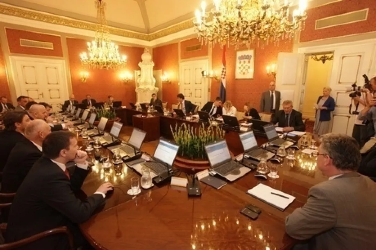 Vlada uvodi porez na kamate na &scaron;tednju, te porez na nekretnine