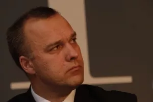 HT se povlači s Londonske burze