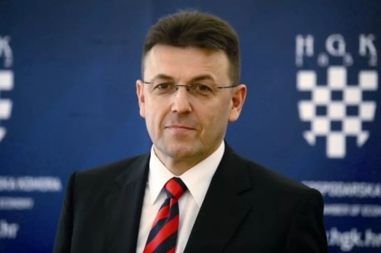 U Komori se suočavaju sa stvarno&scaron;ću tek ako im je &scaron;ef oporbenjak