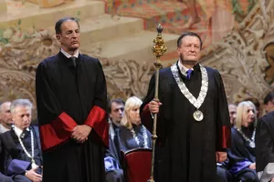 Damir Boras zaustavio promet, pa zasjeo u rektorsku fotelju