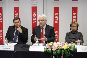 Josipović: Treba vratiti autonomnost sveučili&scaron;ta i kod plaća profesora