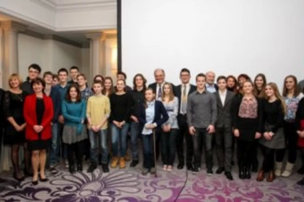Rotary klub stipendirao 25 srednjo&scaron;kolaca i studenta