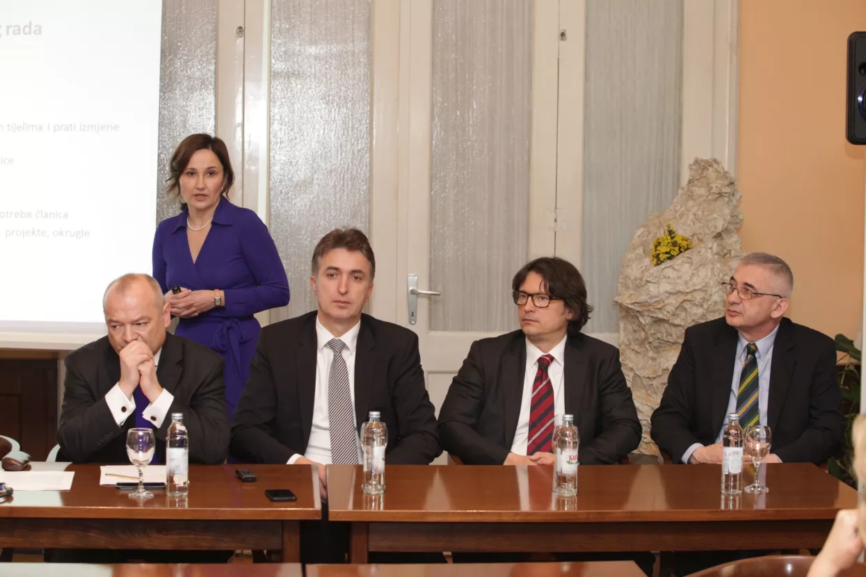 Mirovinci do početka 2015. zaradili 20,7 milijardi kuna