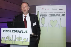 Umjerena konzumacija vina spa&scaron;ava život