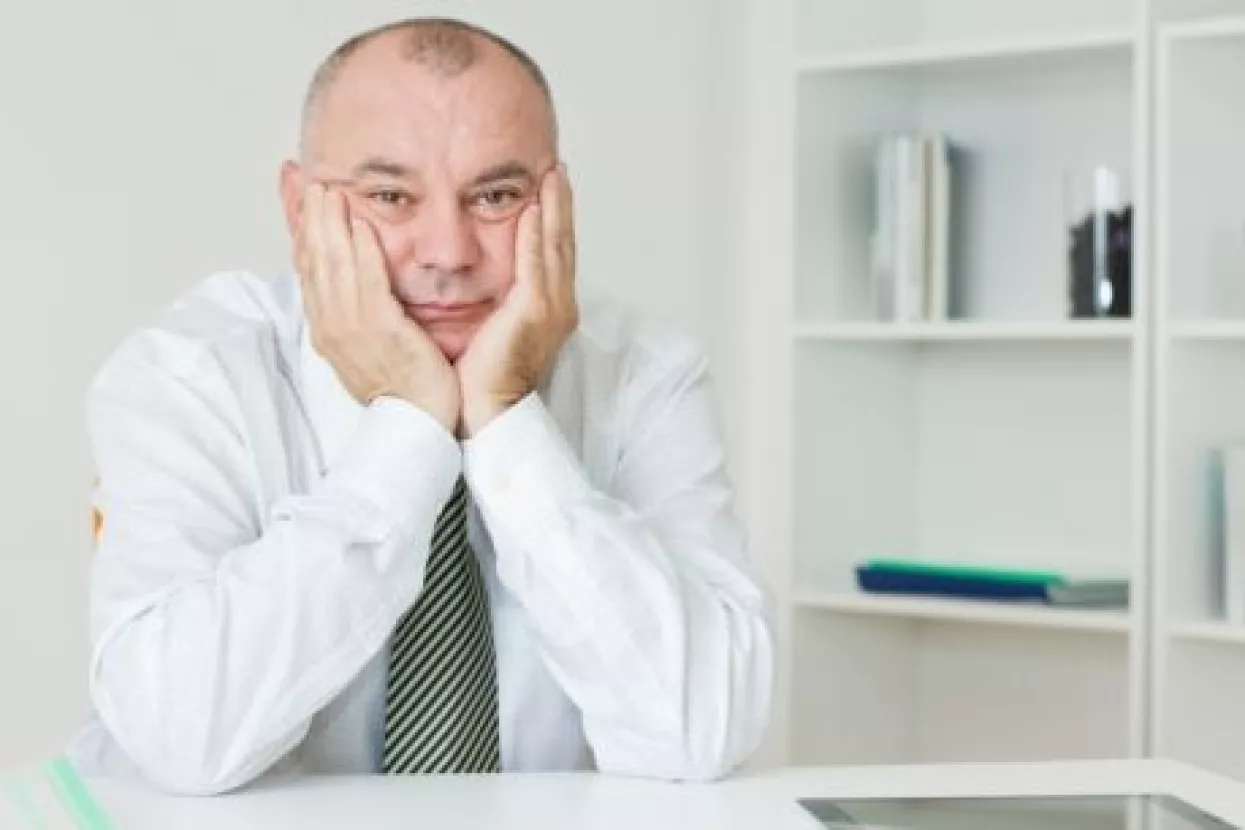 Tko je osoba između čekića i nakovnja? Menadžer!