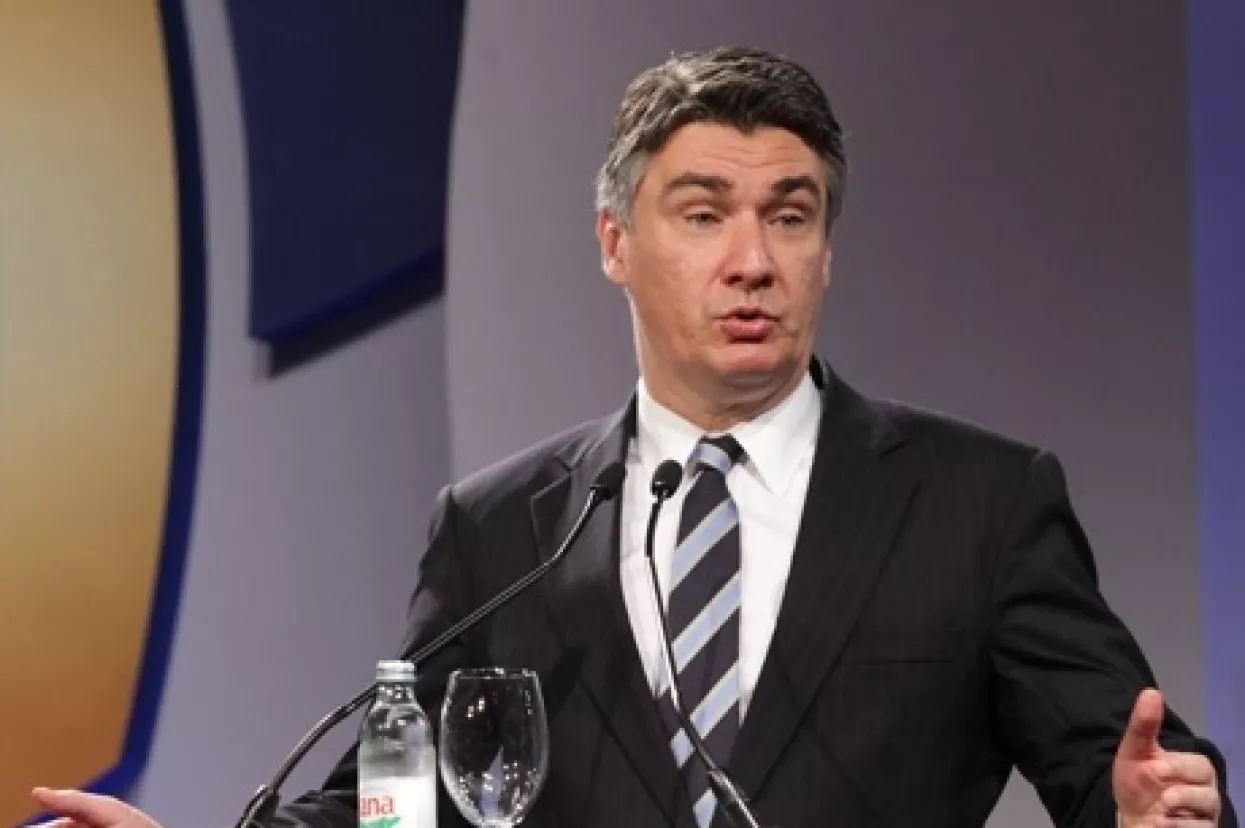 Milanović: Evo za&scaron;to smo morali sniziti zatezne kamate...