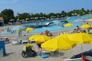 Hoće li novčane kazne rije&scaron;iti problem ostavljanja ručnika na plažama?