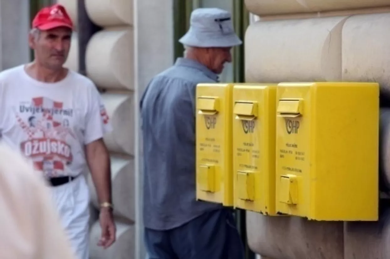 Mijenjaju se trendovi u po&scaron;tanskom prometu: Smanjuje se broj pisama, a povećava broj paketa