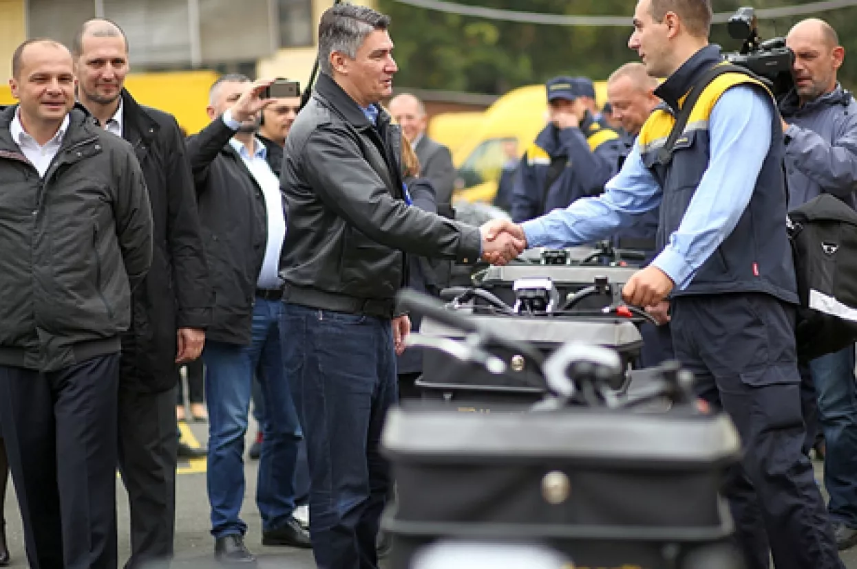 Po&scaron;tari dobili električne bicikle na kojima će dostavljati po&scaron;tu