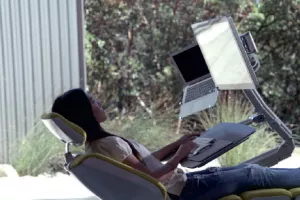 Altwork Station - Ležeći za računalom