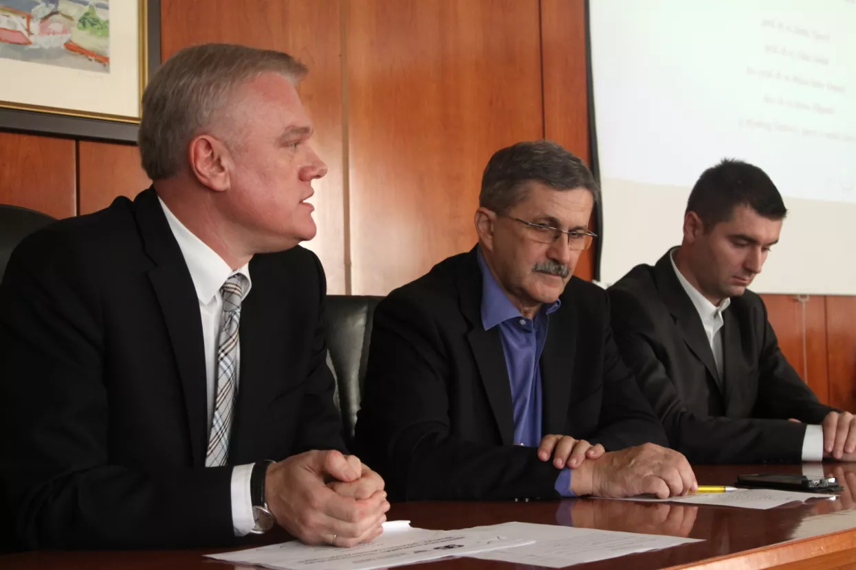 Ukoliko je TDR želio rasti, trebao je preuzimati druga poduzeća u regiji