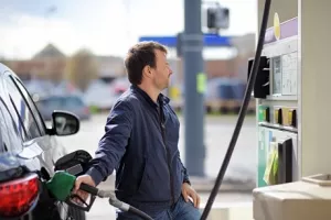 Od utorka benzin jeftiniji za 8 do 9, a dizel oko 18 lipa po litri