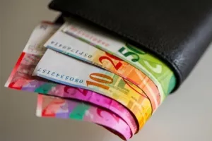 Dužnicima u CHF-u prijete 10 posto veće rate