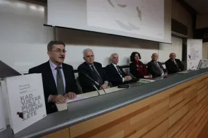 Odmjeren i beskompromisan dokument burnog desetljeća krize bez rje&scaron;enja