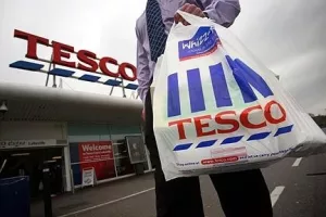 Tesco neopravdanim ka&scaron;njenjem plaćanja dobavljača jačao vlastite financije