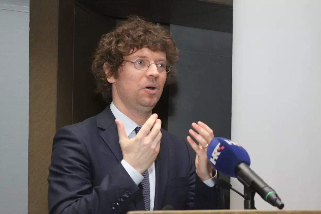 &Scaron;ustar: Neusklađenost u visokom obrazovanju glavni uzrok velike nezaposlenosti mladih
