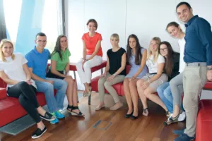 Praksa u Erste banci - Desetero studenata i ovo će ljeto plažu zamijeniti poslom