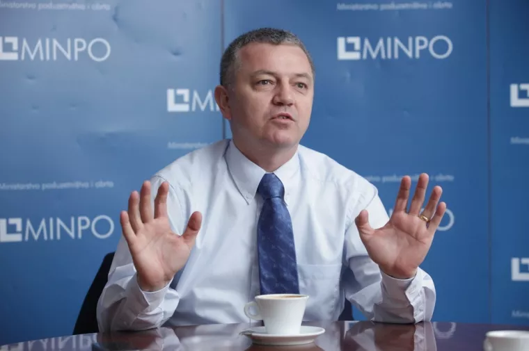 Za dva mjeseca odluka o tome koje ćemo parafiskalne namete smanjiti, a koje ukinuti