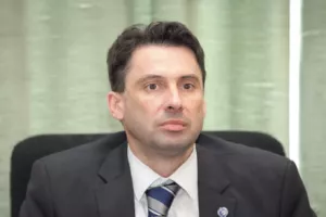 Porezna uprava: Za&scaron;to je ograničen službeni put