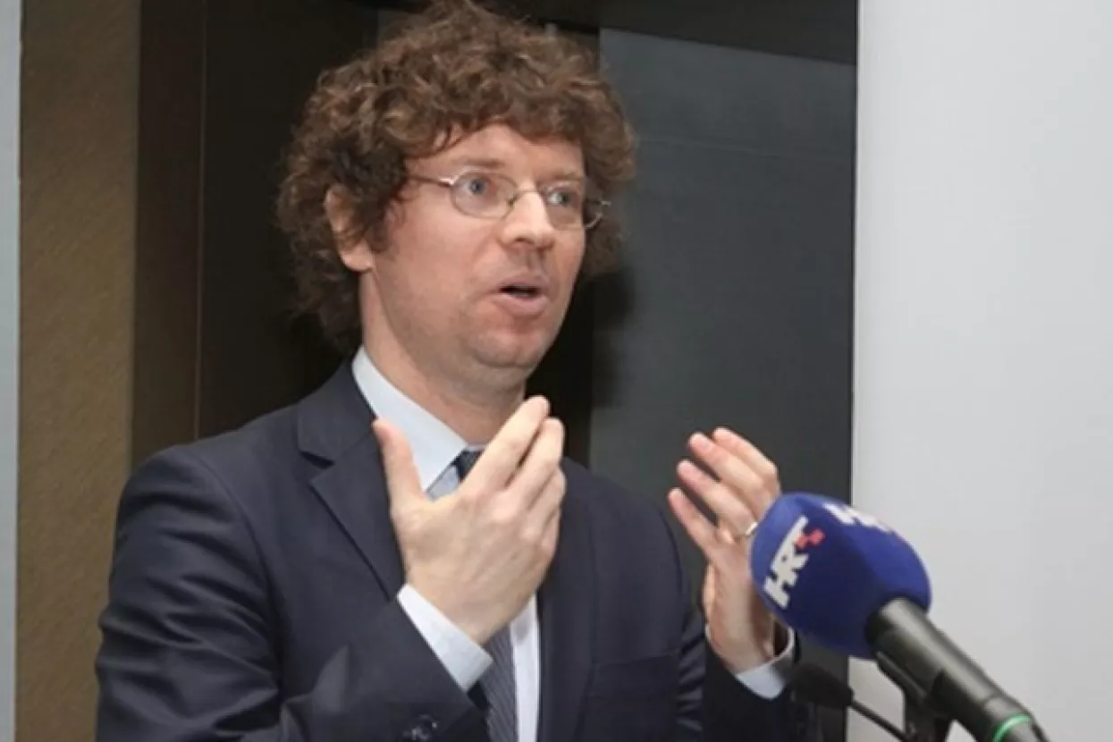 &Scaron;ustar pozvao Jokića da zavr&scaron;i rad na kurikularnoj reformi, Radnu skupinu prozvao zbog ka&scaron;njenja