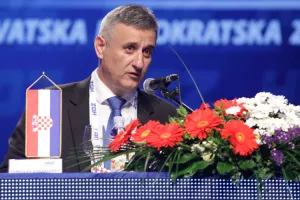 Analitičari: Ovo je logičan slijed političkog sukoba u kojem se želi za&scaron;titi lik i djelo Karamarka