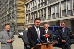 Kiti li se tehnički ministar graditeljstva Ku&scaron;čević tuđim perjem?