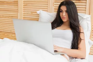 Mladima je internet glavni izvor informacija kada je u pitanju spolni odgoj