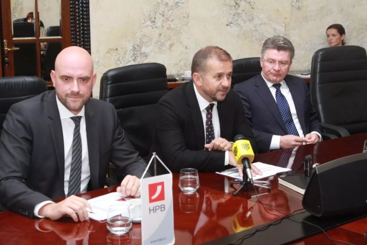 HPB osim u poslovnicama gotovinske kredite nudi i u Po&scaron;ti