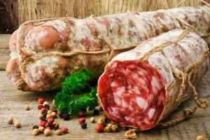 Zbog bakterije opozvana 'Domaća salama' mesnice Rogina