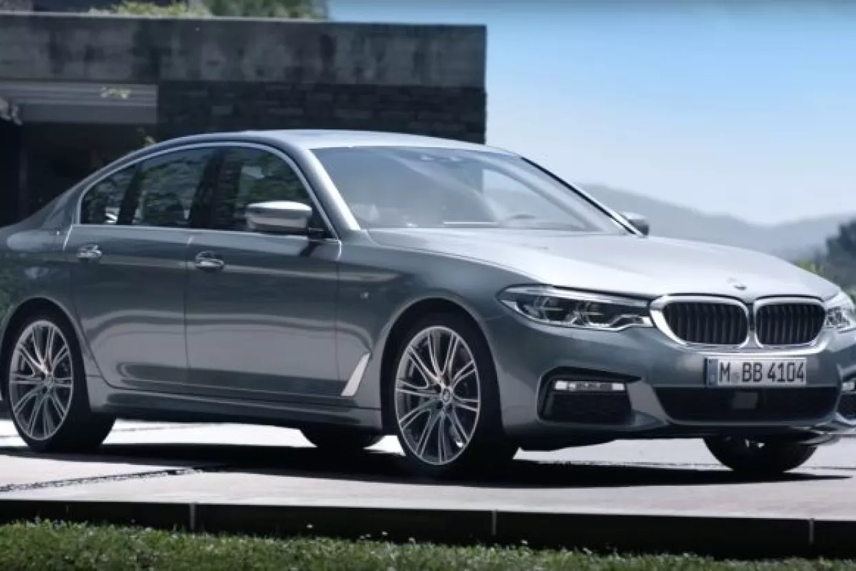 BMW 5: Sedma generacija može nakratko zamijeniti vozača