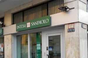 Intesa Sanpaolo Grupa jedina talijanska bankarska grupacija na popisu top 100 kompanija