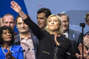Ankete pokazuju: Le Pen će dobiti prvi krug predsjedničkih izbora, ali izgubiti u drugom