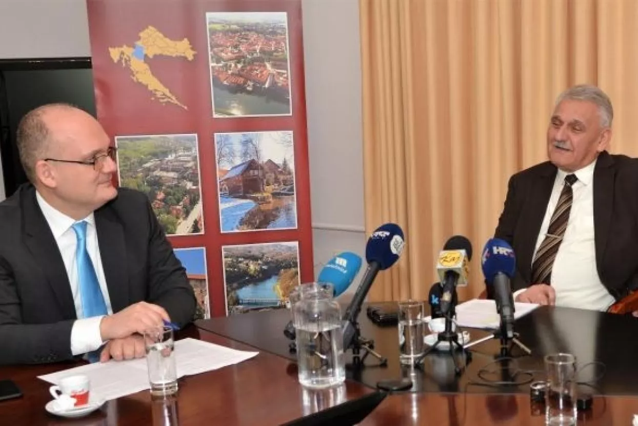 &Scaron;kolstvo Karlovačke županije kori&scaron;tenjem drvne biomase u tri godine u&scaron;tedjelo 7,5 milijuna kuna