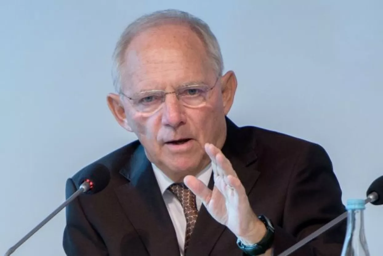 Sch&auml;uble pozvao na zbijanje redova, prestanak oslanjanja o SAD