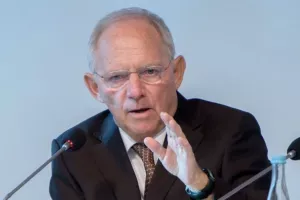 Sch&auml;uble pozvao na zbijanje redova, prestanak oslanjanja o SAD