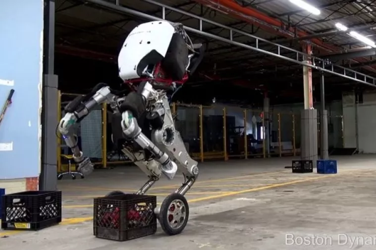 VIDEO: Industrijski roboti su dosadni, vojno-industrijski ne